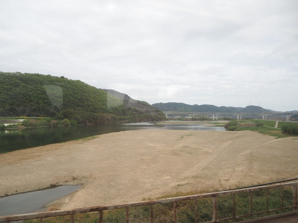 05.jpg